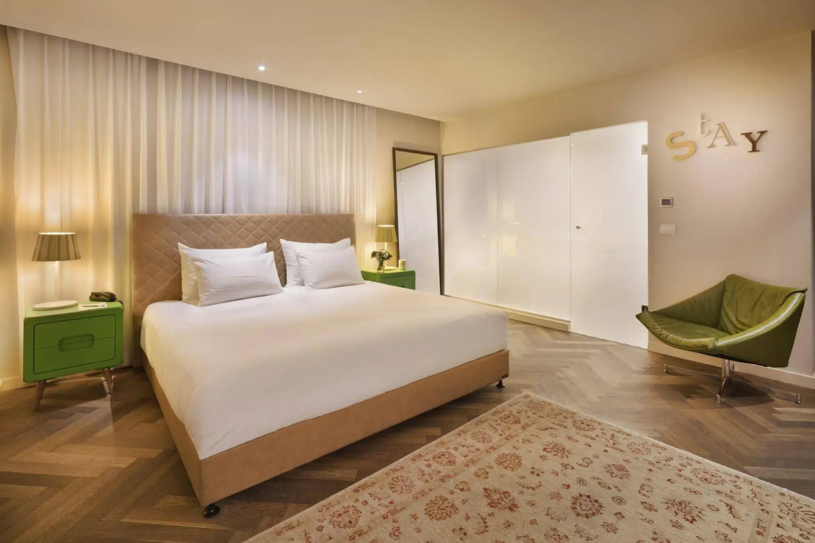 Photo - Jacob Shenkin Hotel