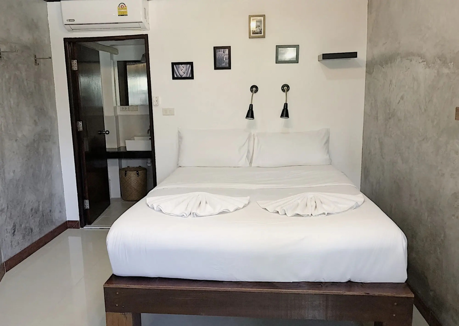 Photo - The Reef Hotel & Studios