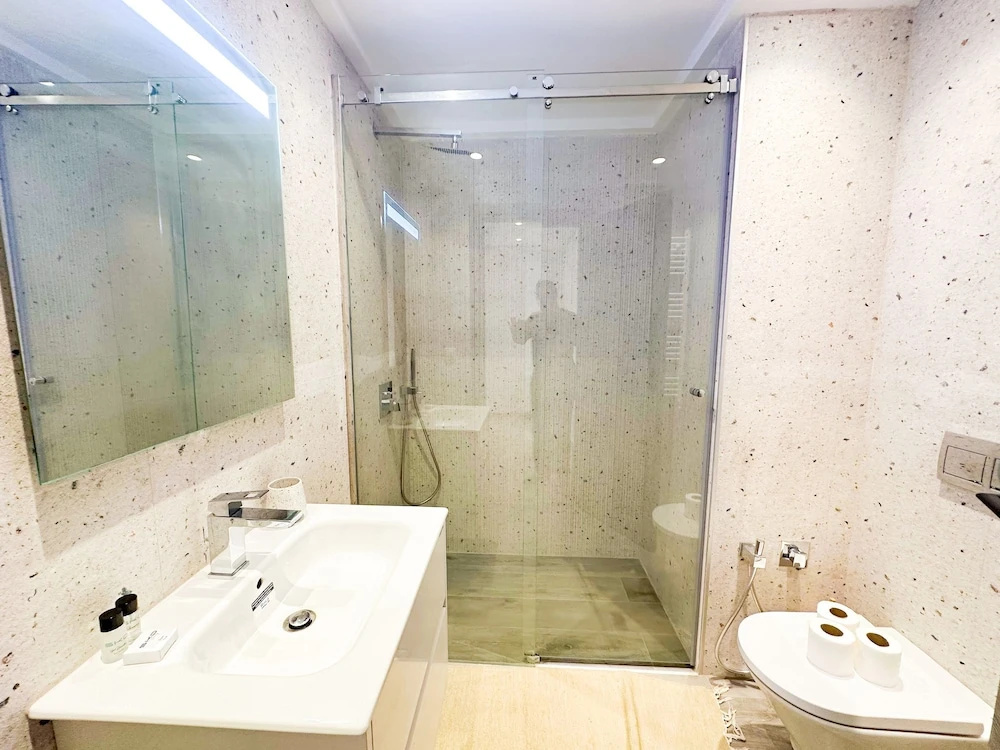 The Business Stay Brand new in Lac 2