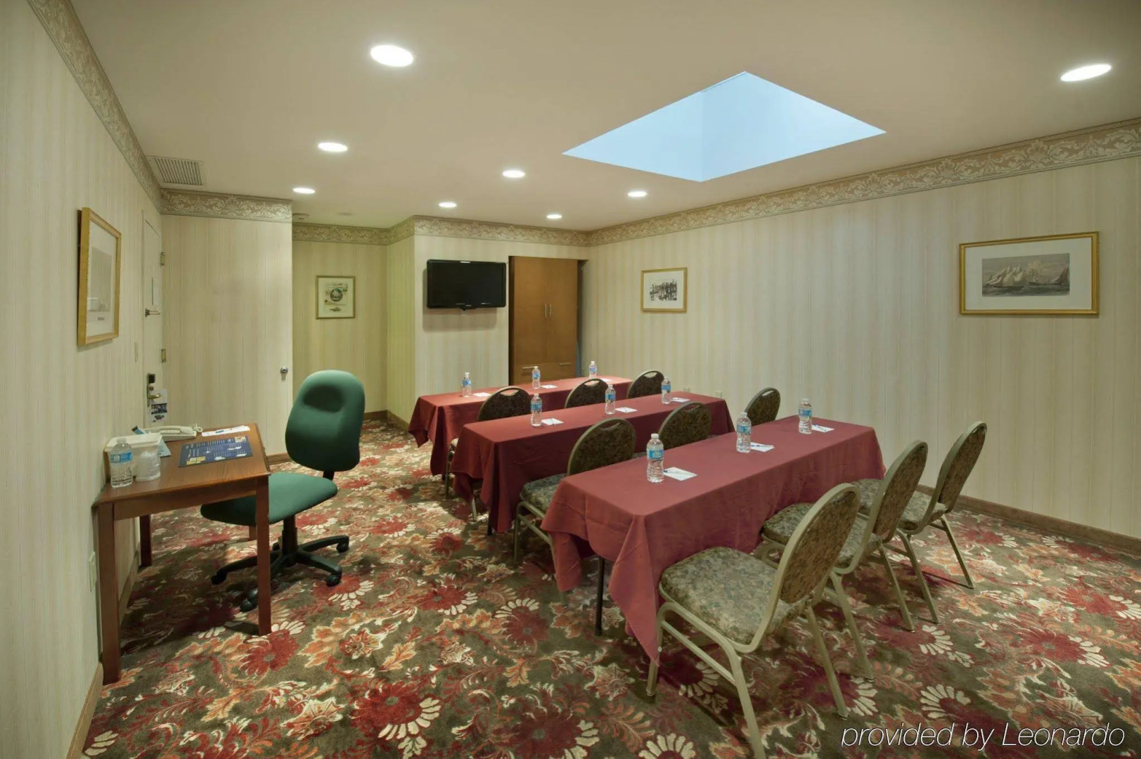 Foto - SureStay Plus by Best Western Woodbury Inn