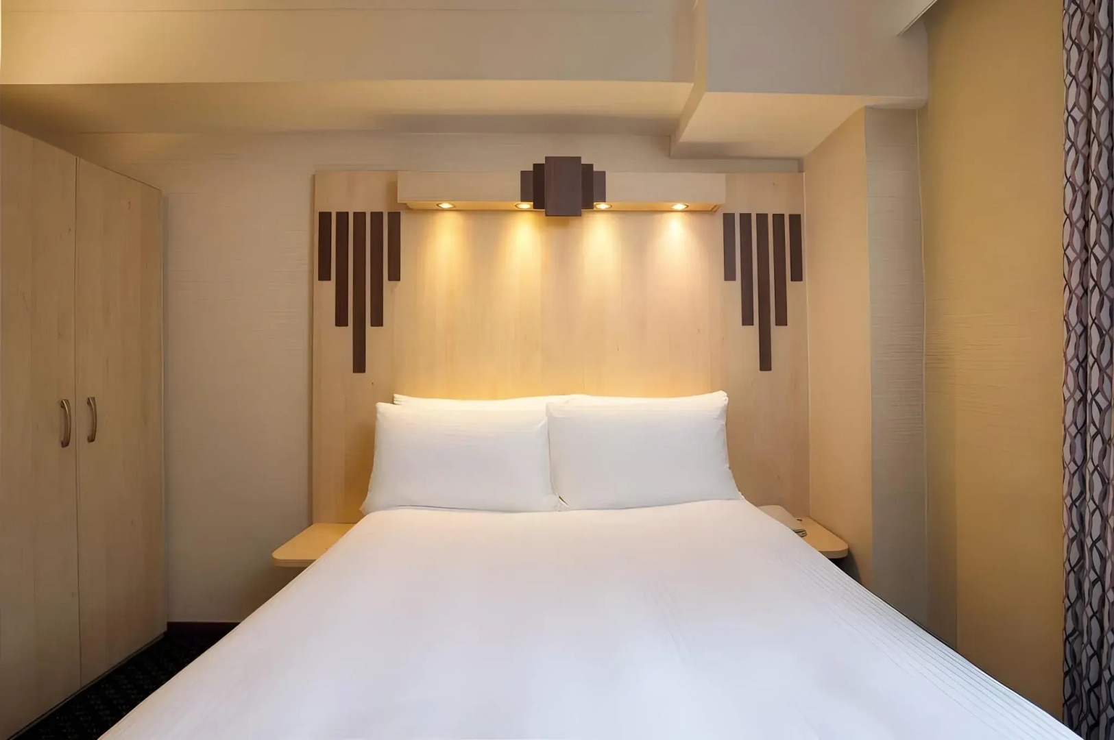 Photo - Tavistock Hotel