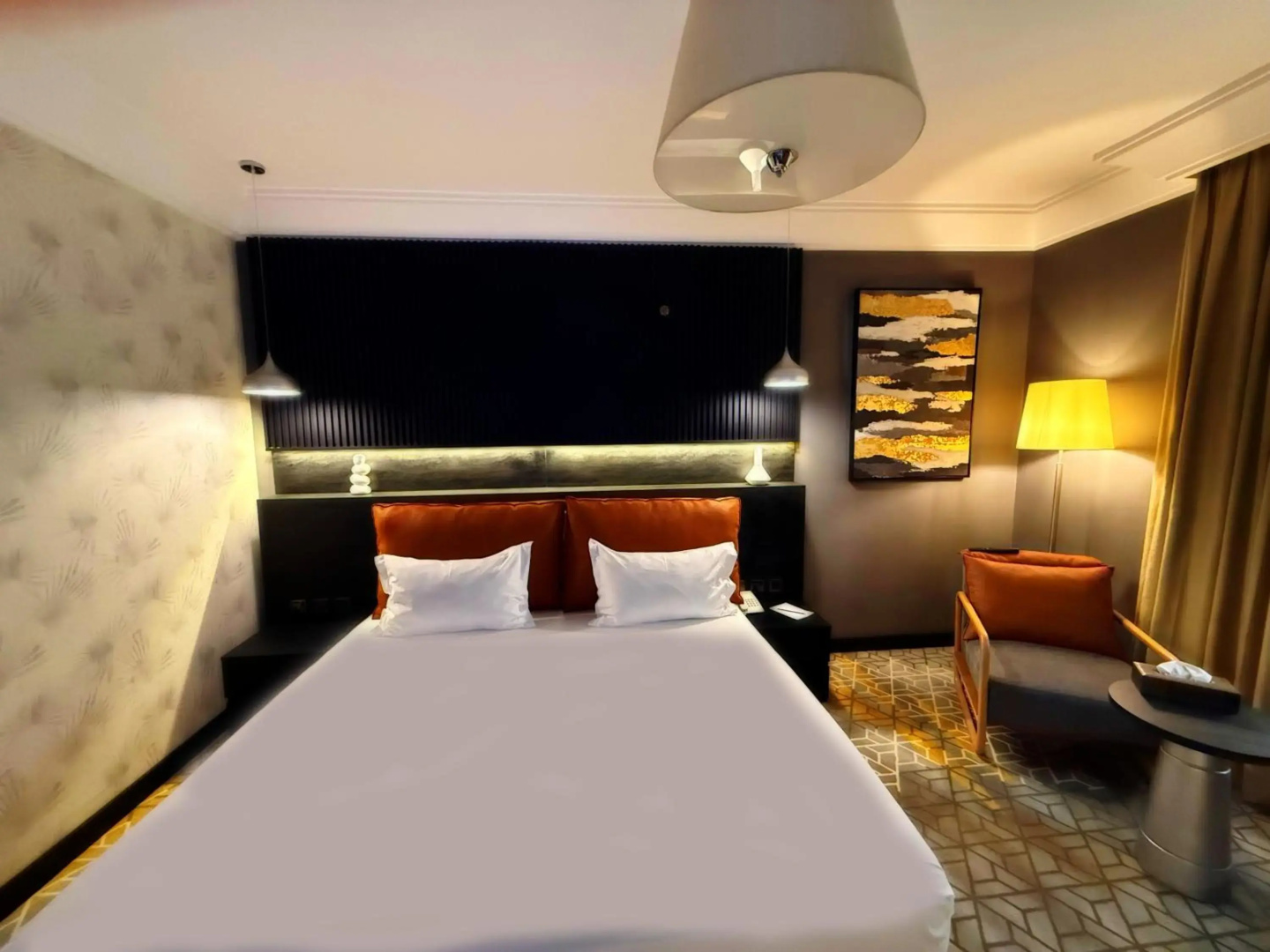 Photo - Crown Town Hotel