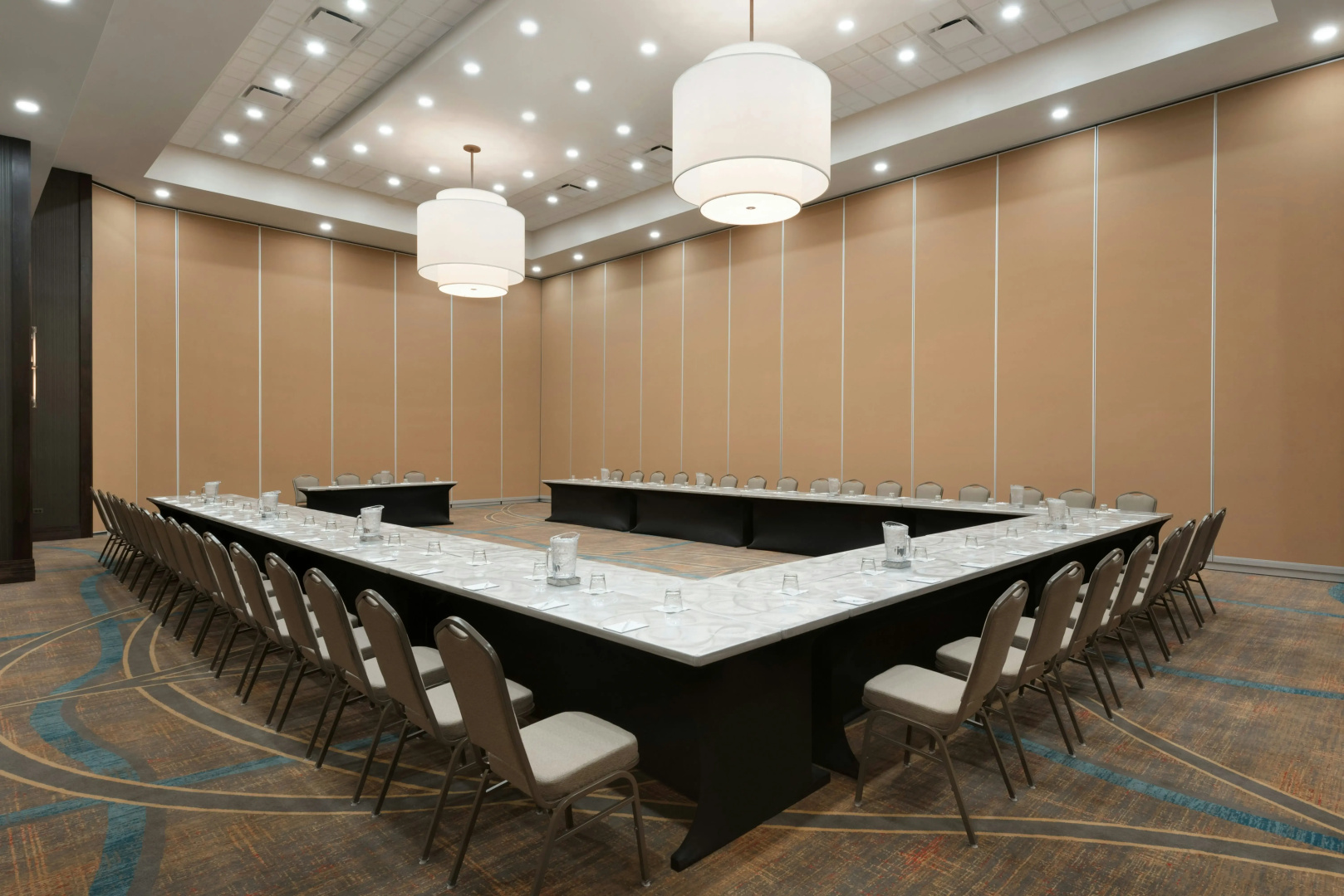 Photo - Embassy Suites by Hilton Chicago Naperville