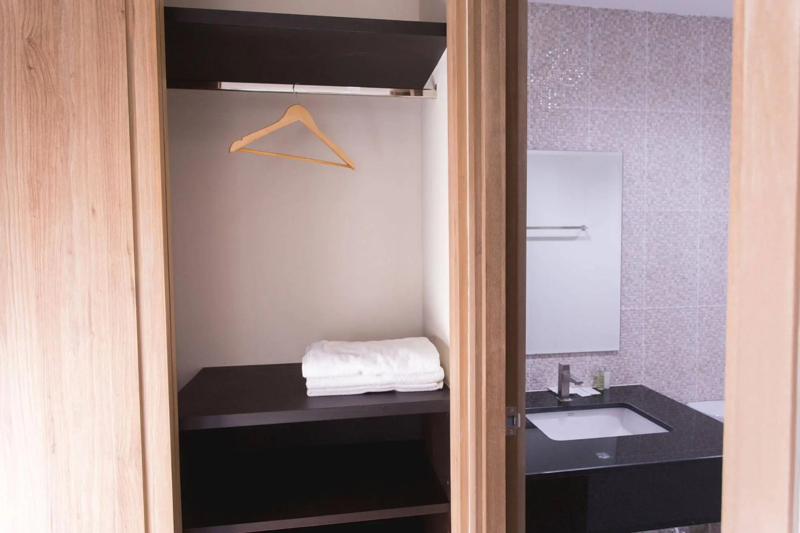 Foto - The Journey Hotel Laksi