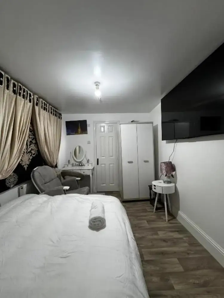 Foto - OYO Unique Guestroom - Farnworth, Easy Access to Bolton