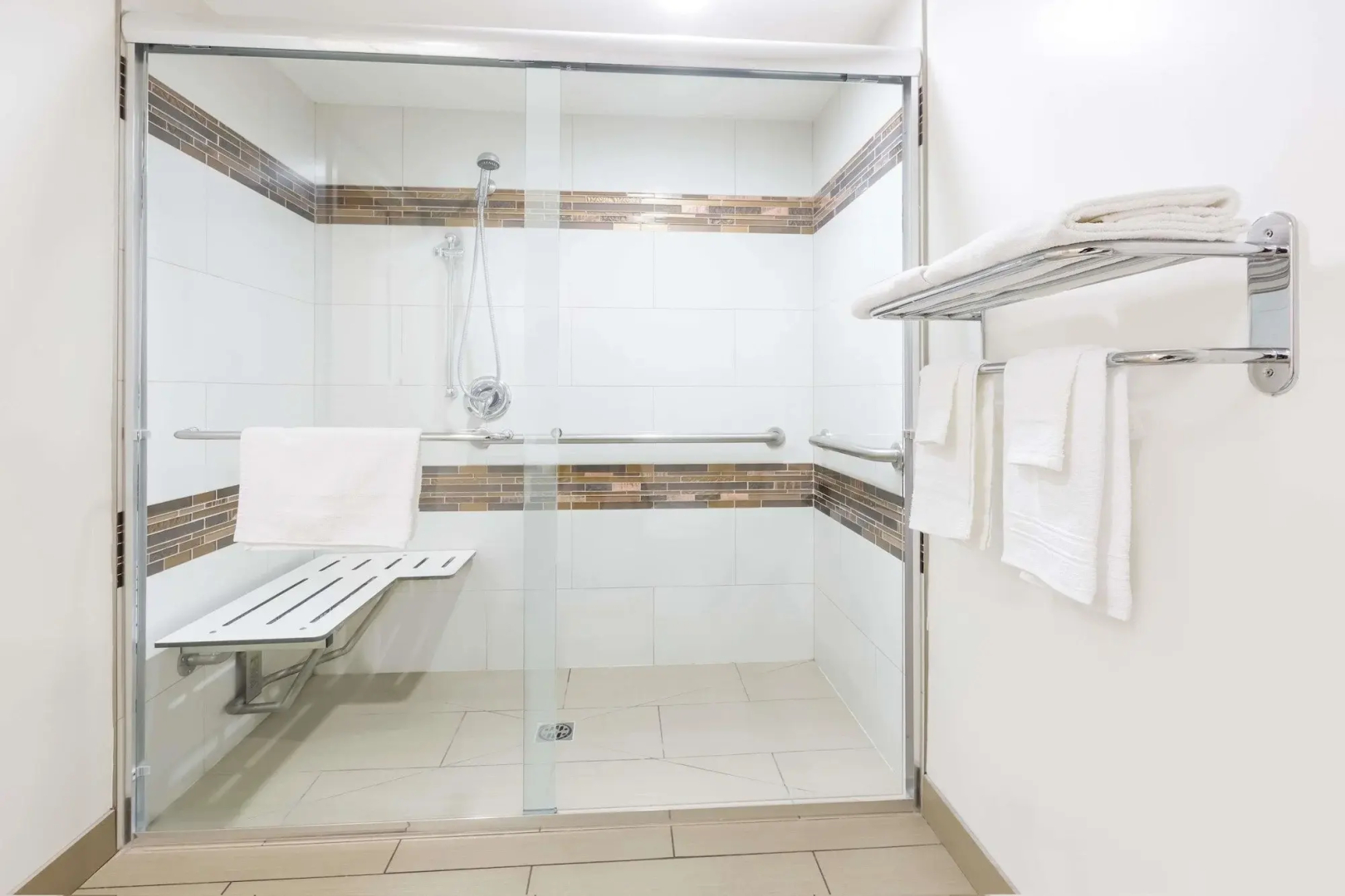 Photo - Travelodge Inn & Suites by Wyndham Bell Los Angeles Area