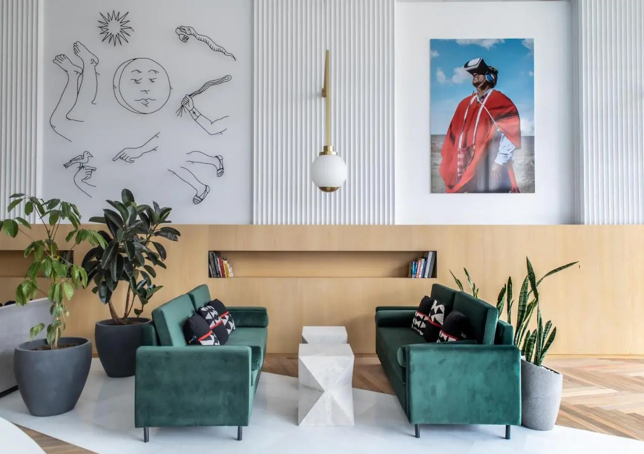 Photo - MET Hotel
