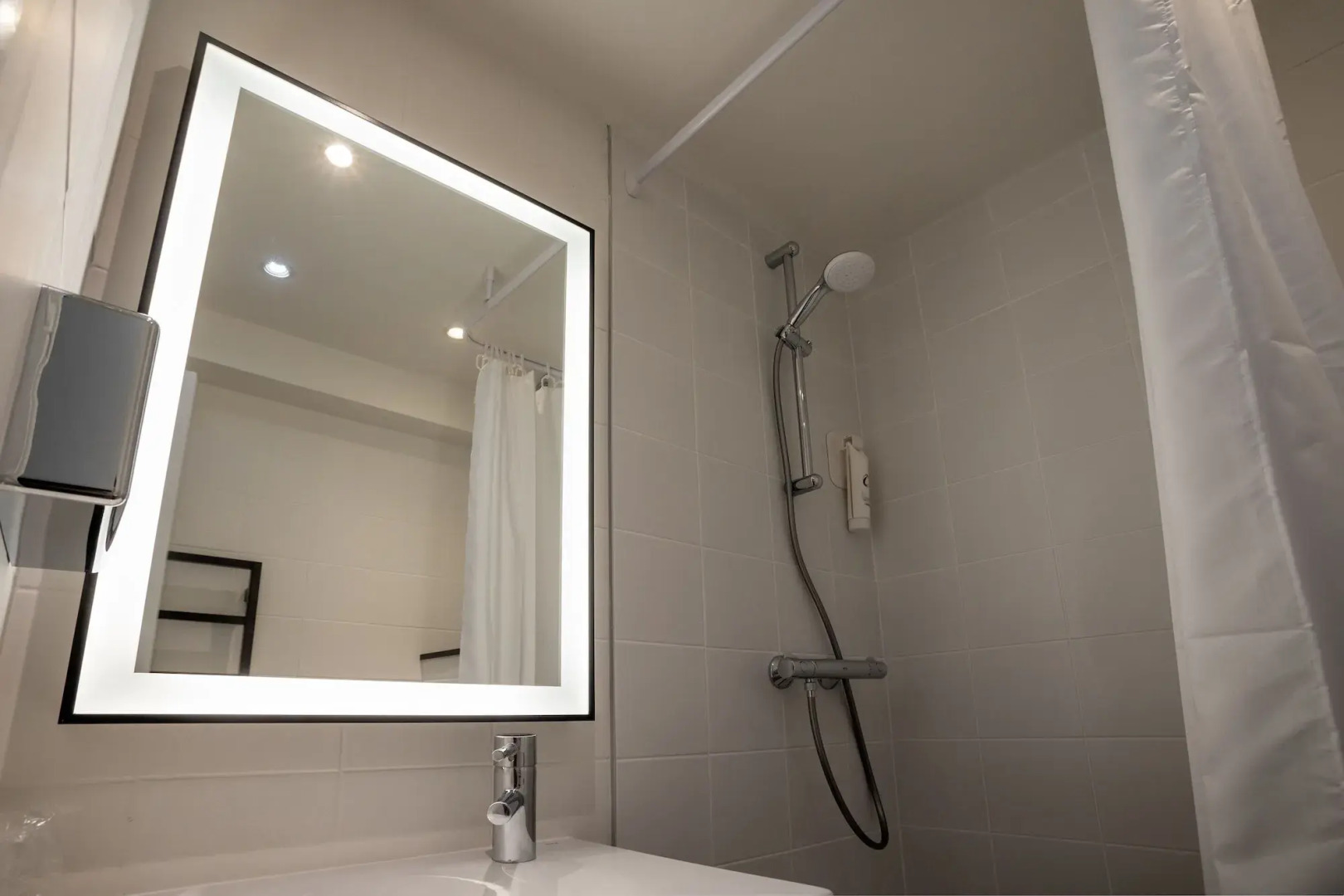 Photo - The Originals City Hôtel Bordeaux Porte du Bassin