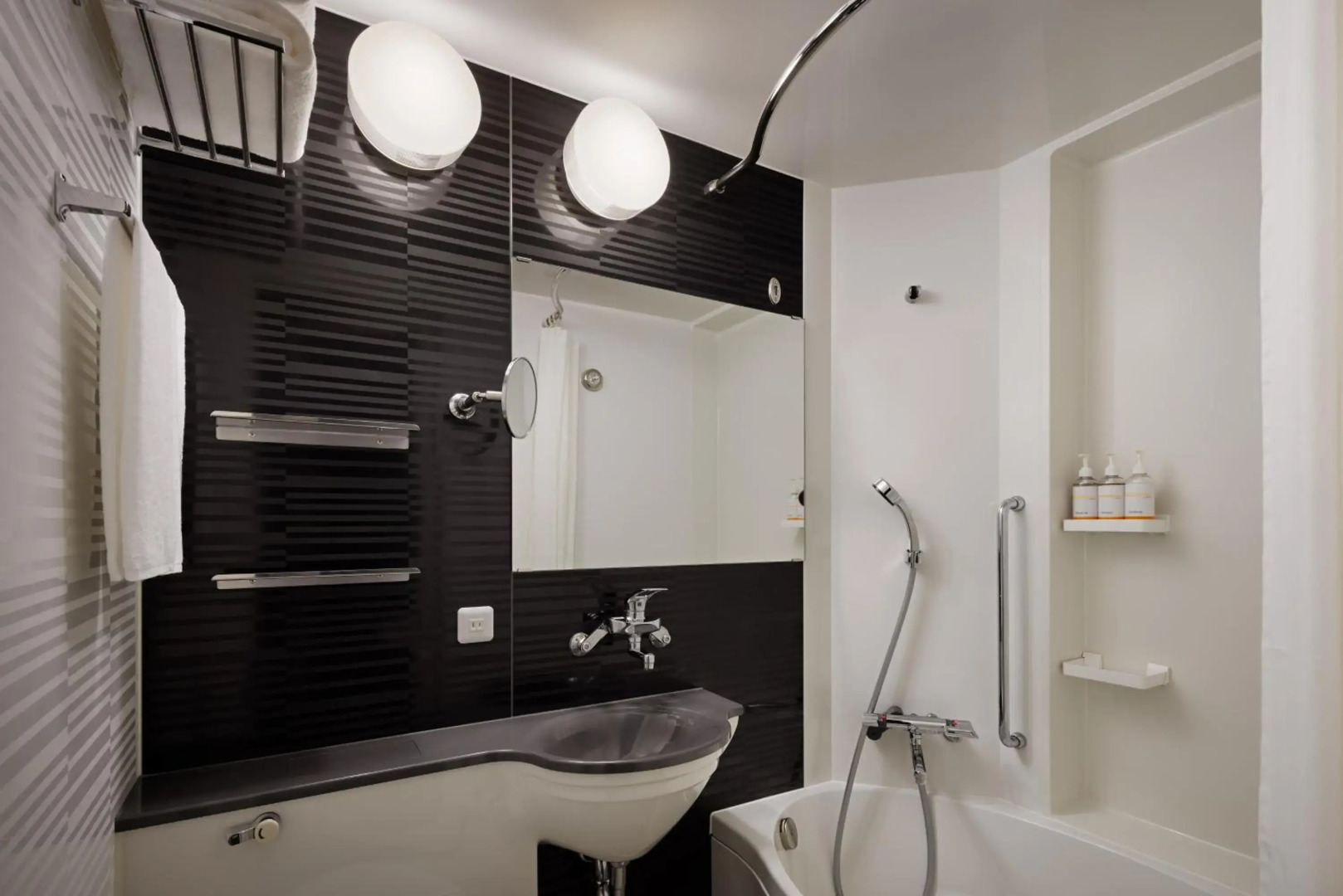 Foto - Four Points Flex by Sheraton Yokohama West