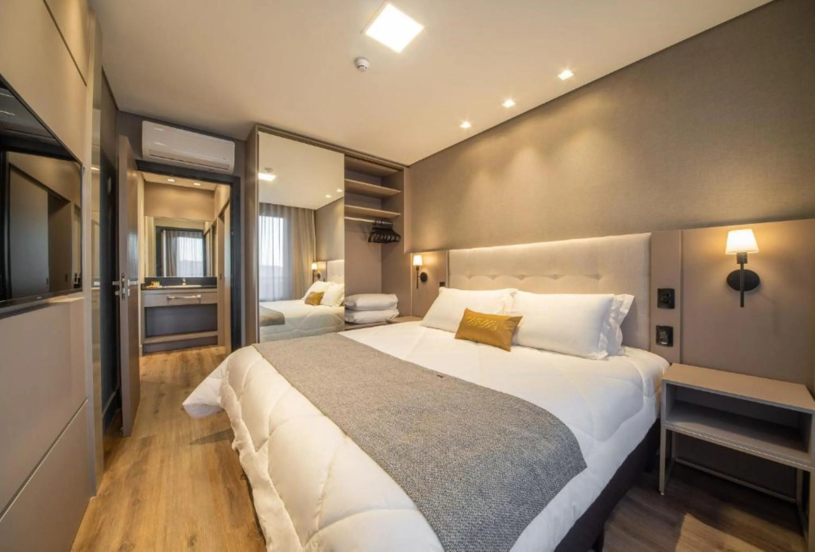 Photo - Chateau Laghetto Collection Oficial