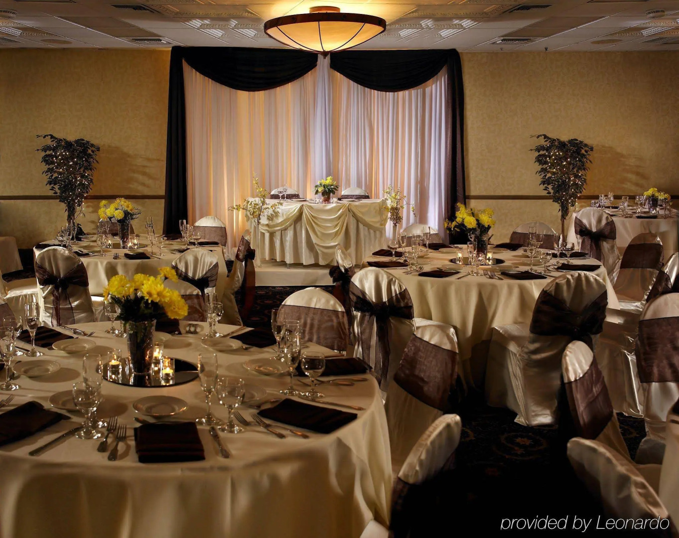 Foto - The Buena Park Grand Hotel & Suites