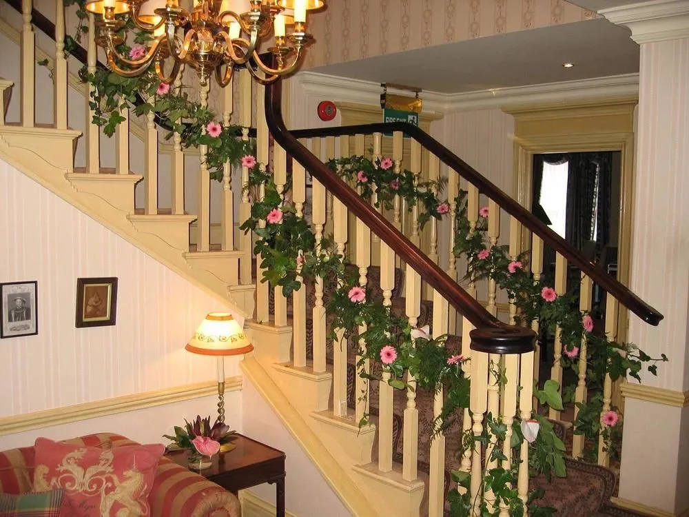Photo - Haley's Hotel