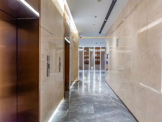 Lavande Hotel (Baoding Gaobeidian Baigou New Town Heda International Bag City)
