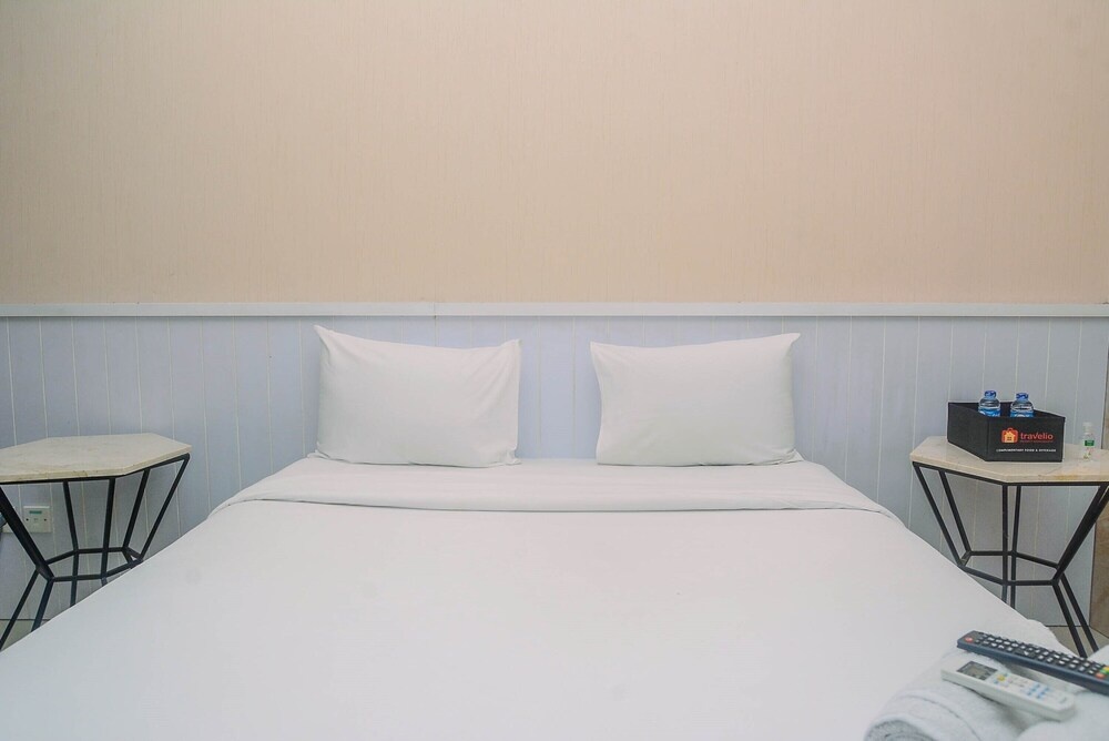 Minimalist And Comfy Studio At Grand Dhika City Apartment