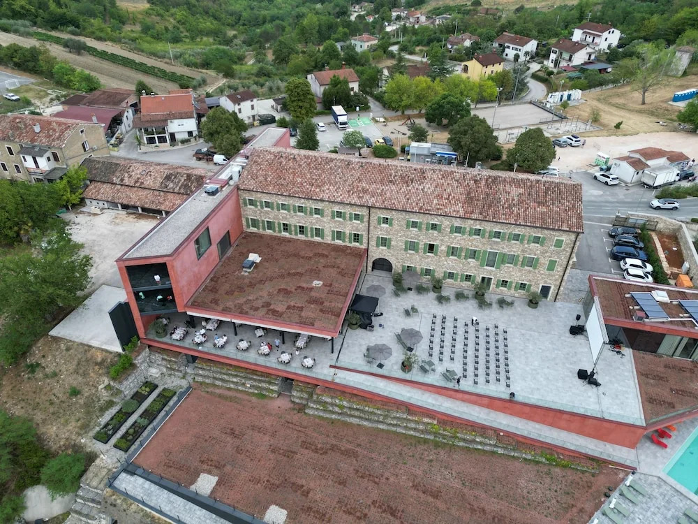 Photo - ROXANICH Winery and Design Hotel