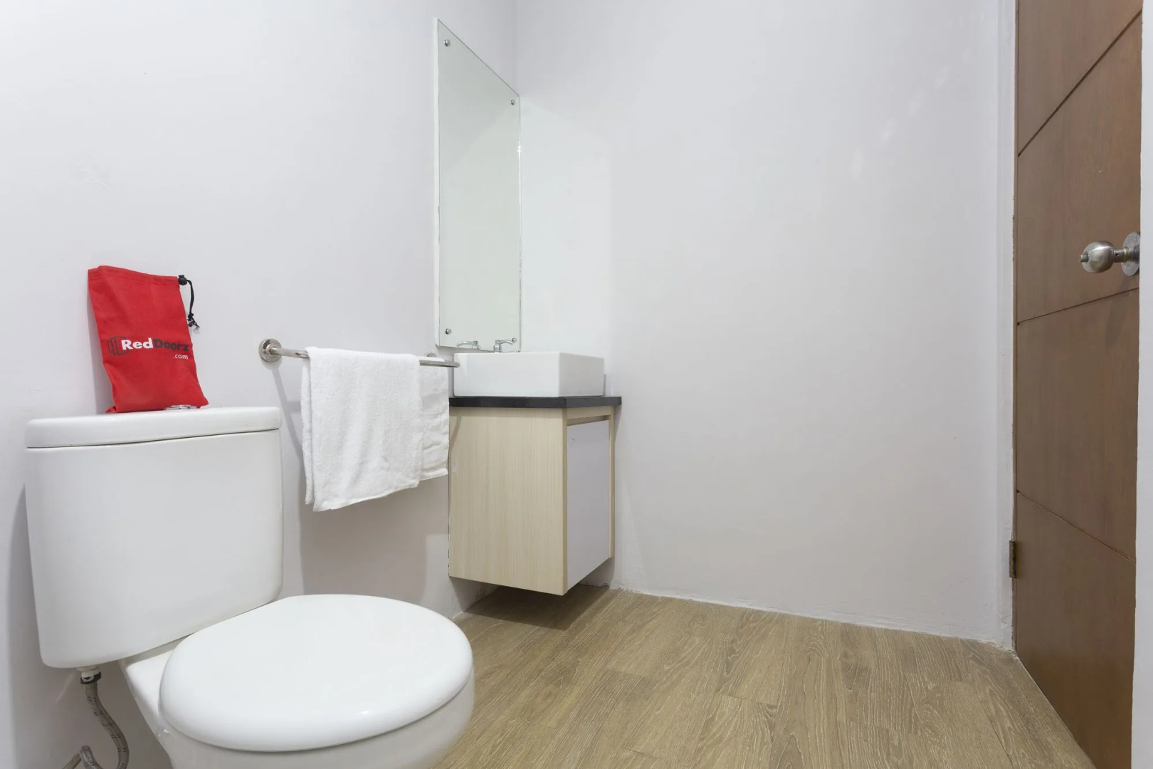 Foto - RedDoorz Plus near Cilandak Town Square 2