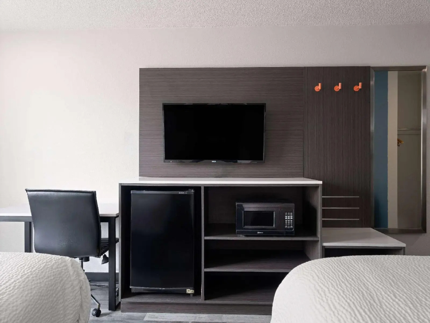 Photo - Baymont by Wyndham Indianapolis East