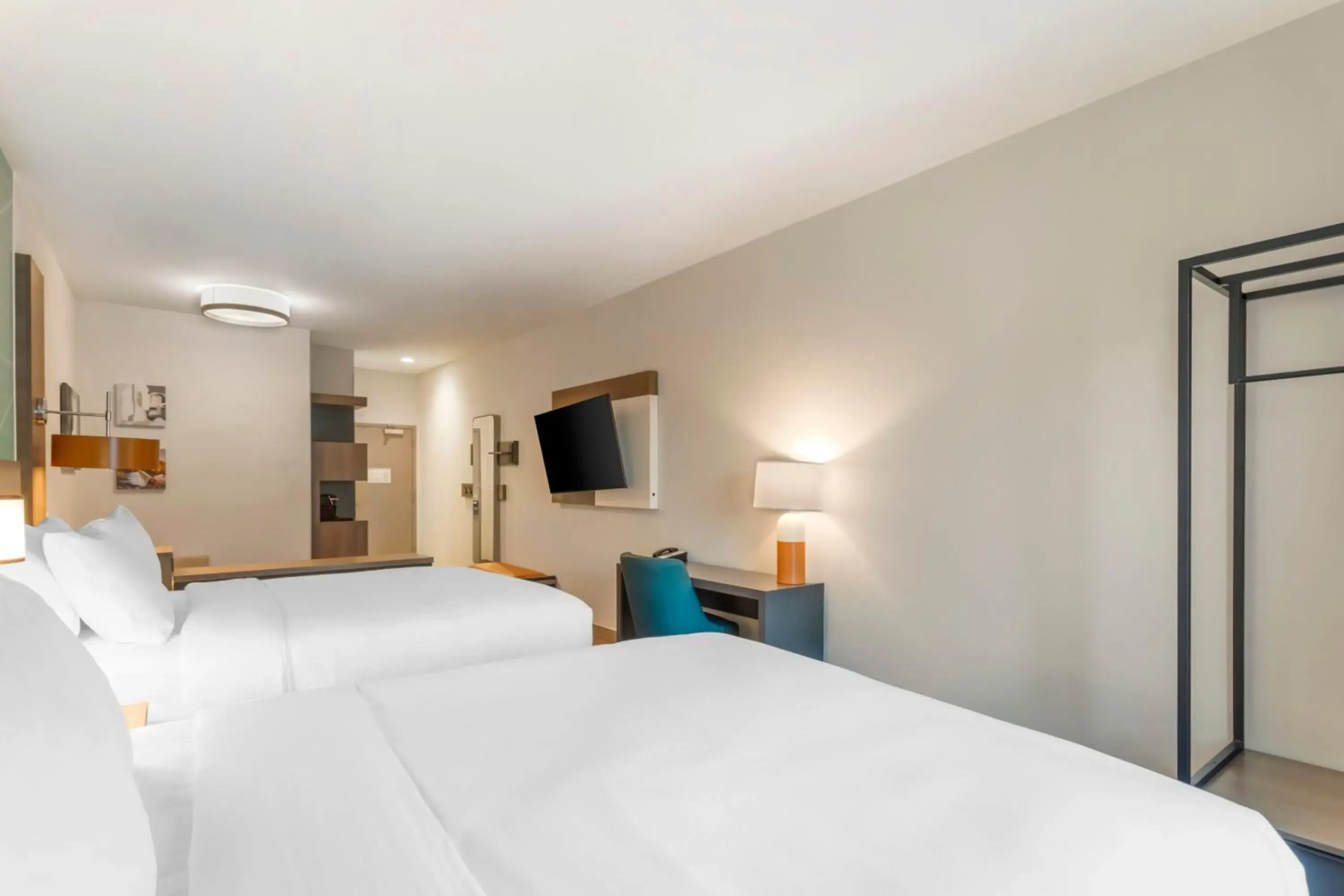 Photo - Comfort Suites Gatlinburg Downtown-Convention Center