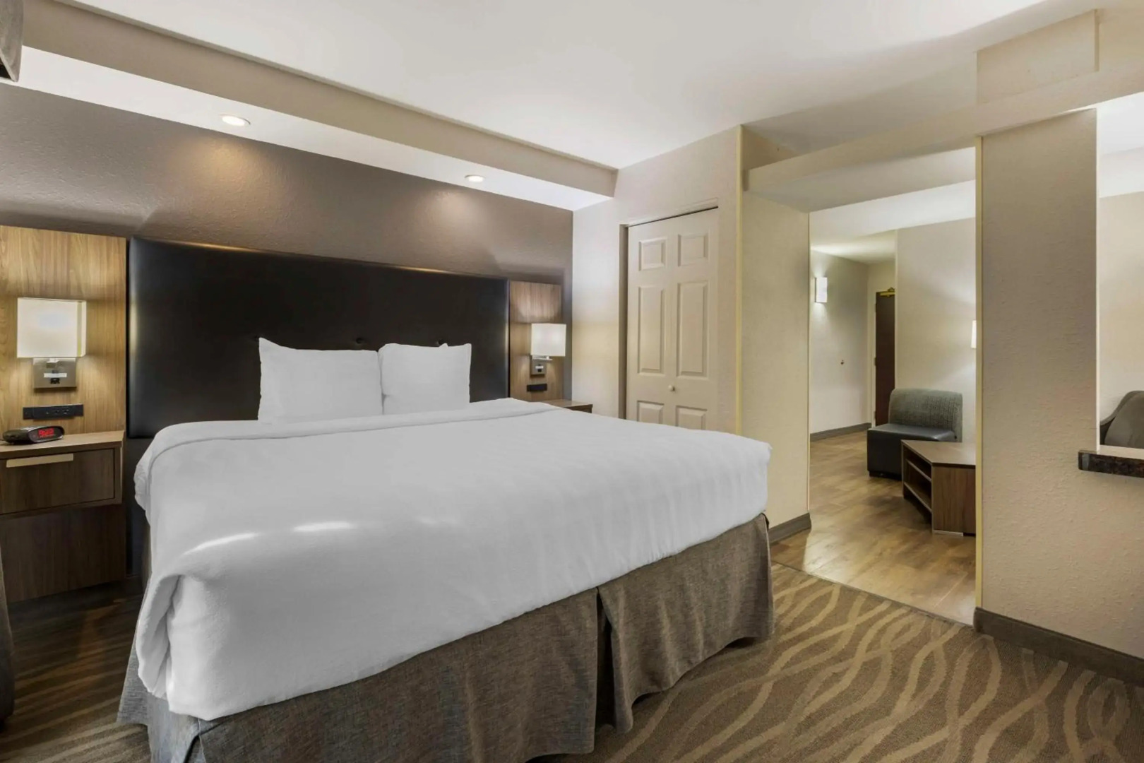 Photo - Best Western Plus Nashville Airport Hotel - BNA