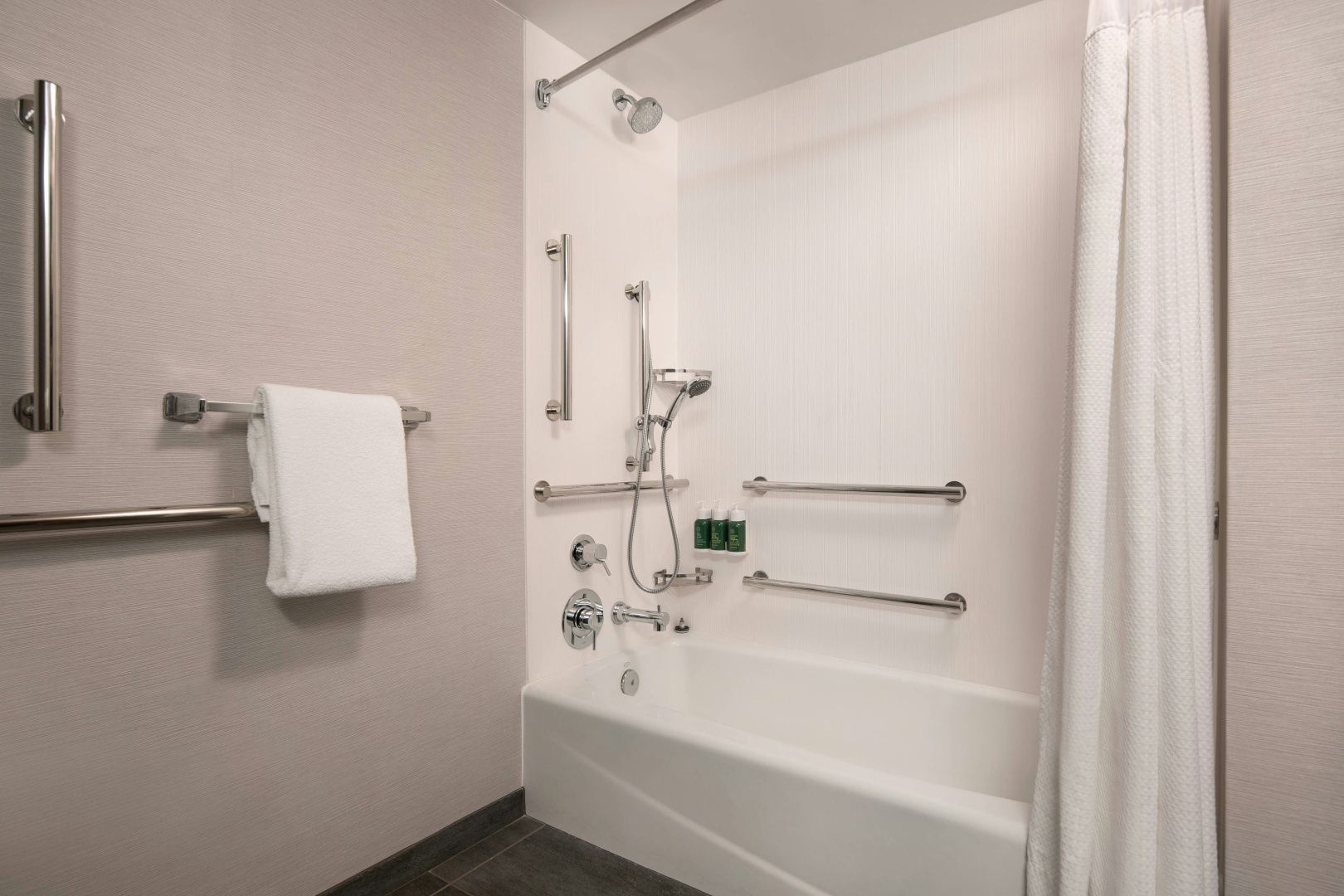 Photo - Courtyard by Marriott Fresno