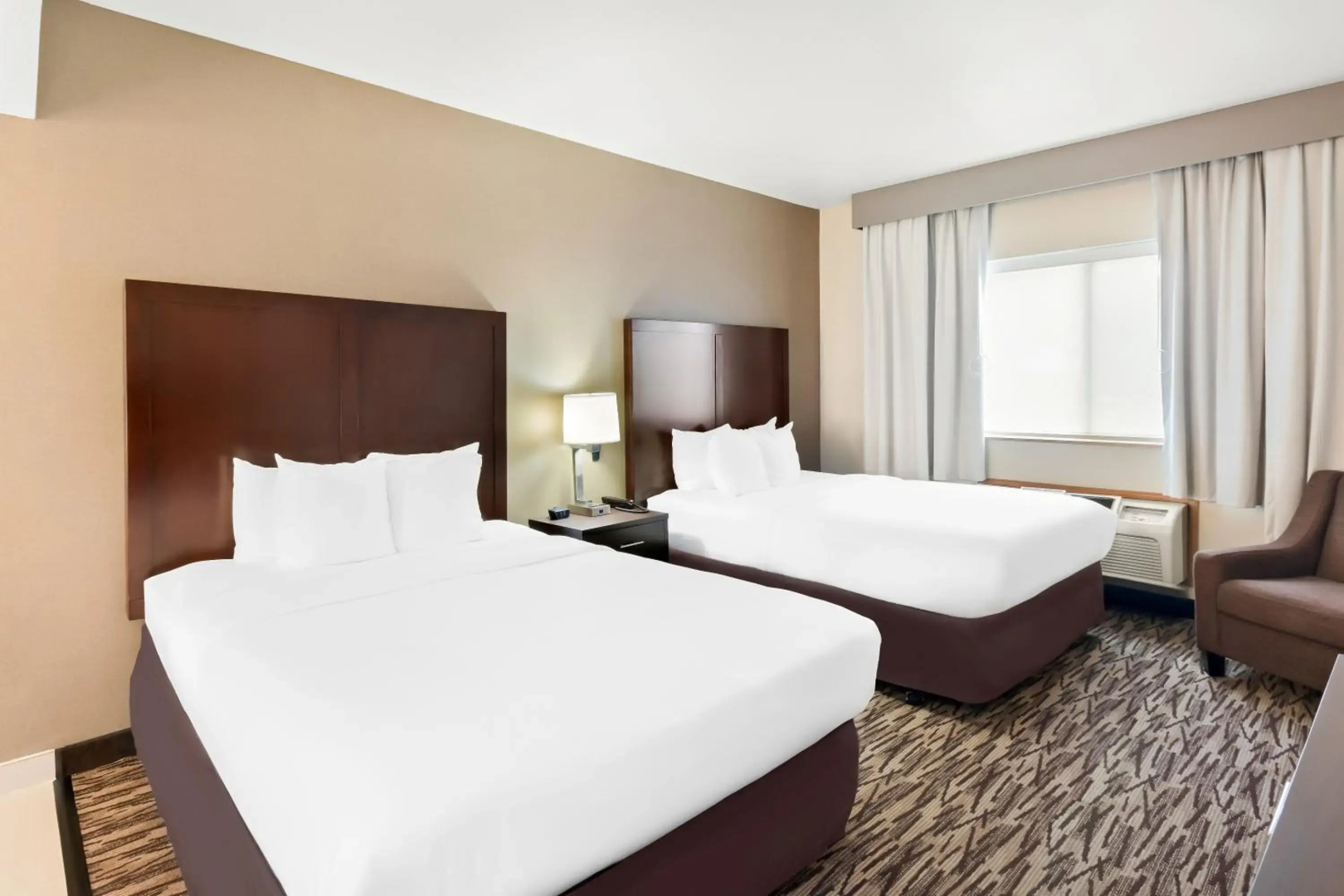 Photo - Comfort Suites Portland Airport