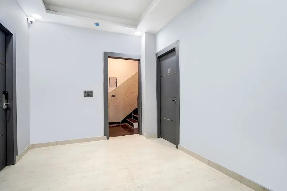 Photo - FabHotel The Royal - Nr Guru Govind Singh University