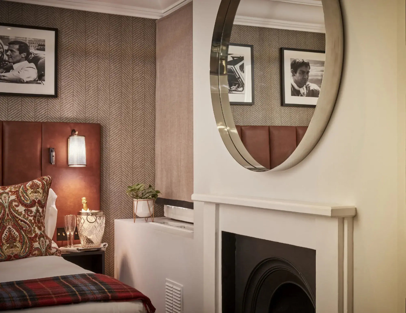 Photo - The Tophams Hotel