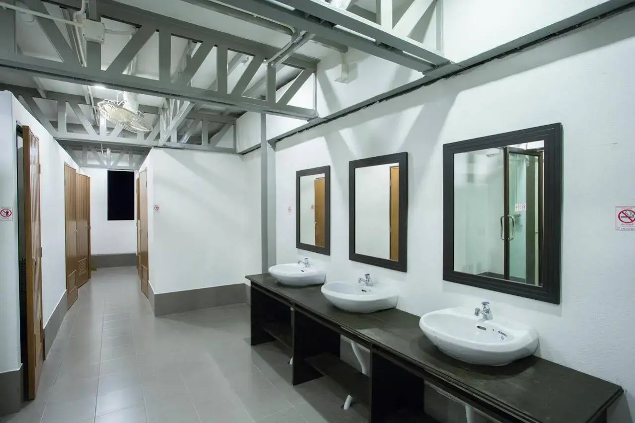 Photo - A Plus Deluxe Hotel