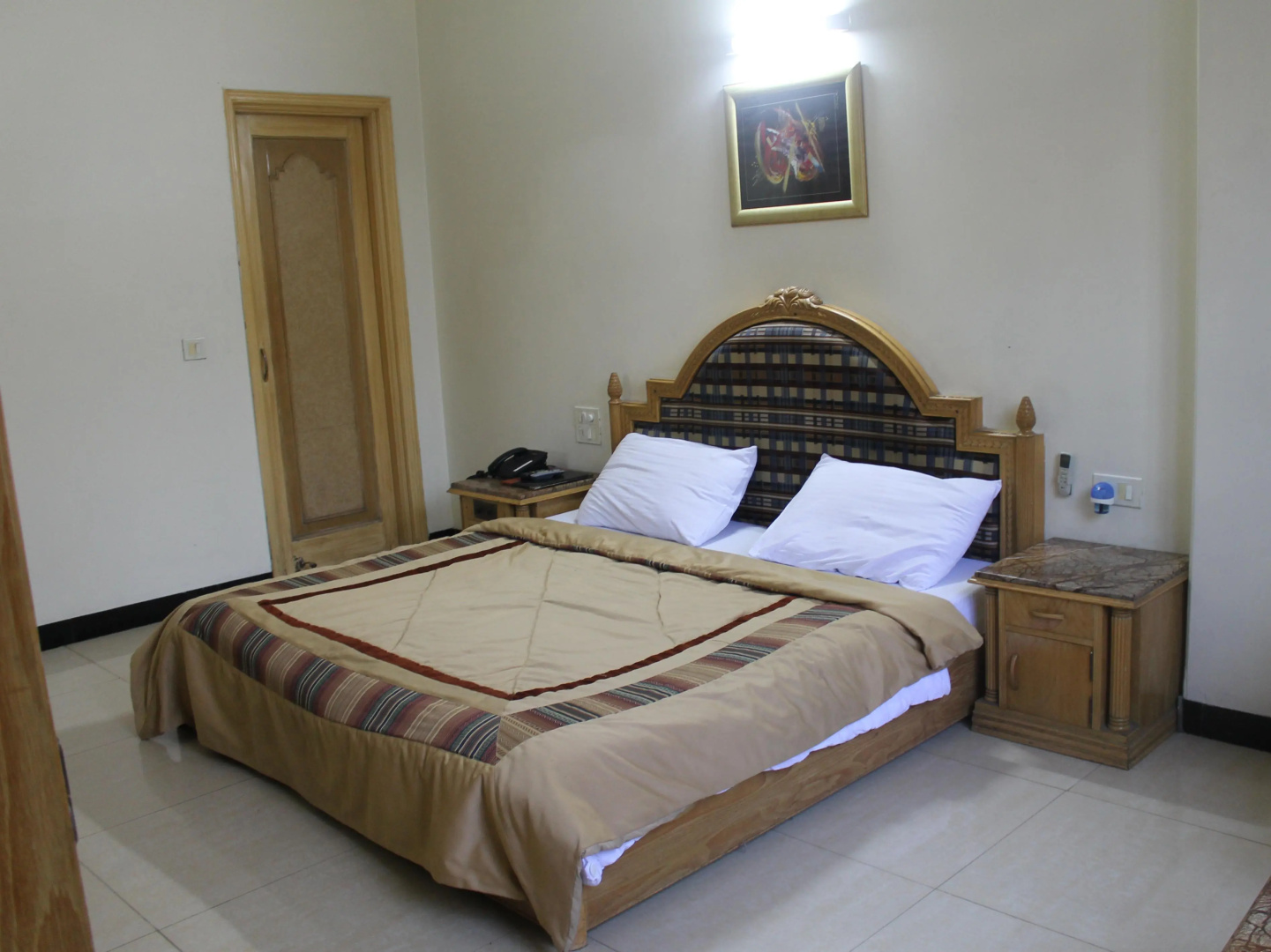 Photo - Hotel Sunstar Residency