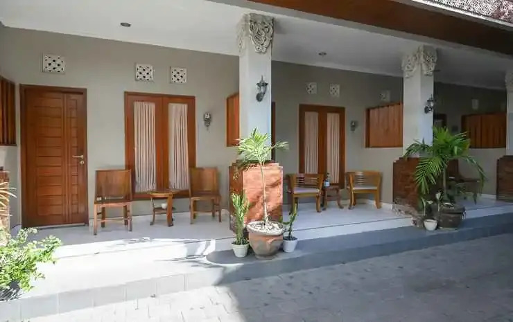 Foto - RedDoorz near Mertasari Beach 2