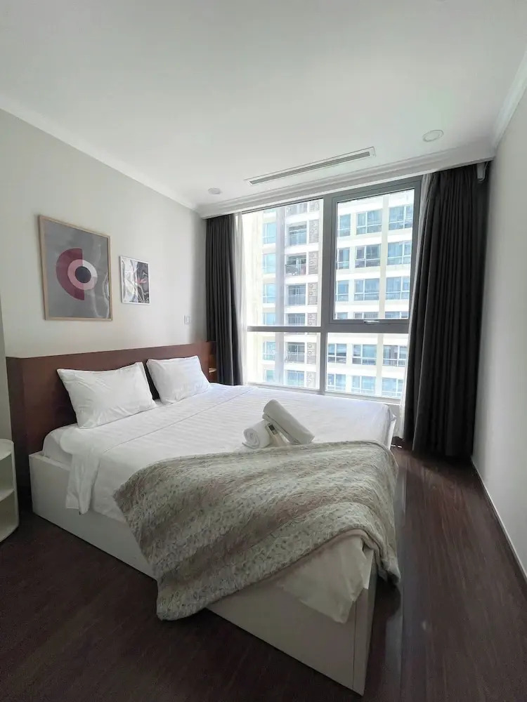 Photo - Landmark 81 and Landmark 6