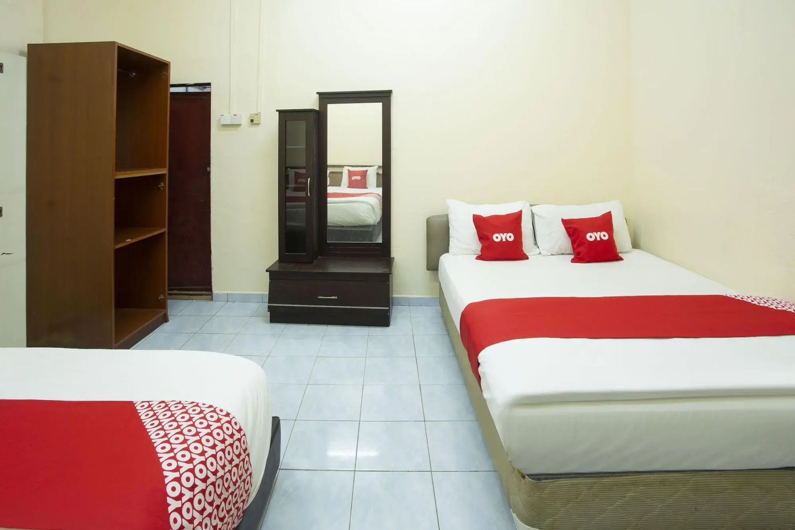Photo - SPOT ON 90137 Casavilla Hotel Pudu