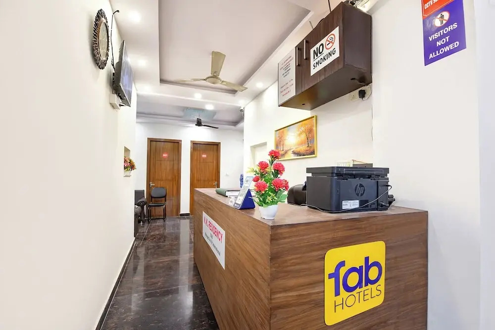 Foto - FabHotel NP International - Nehru Place Market