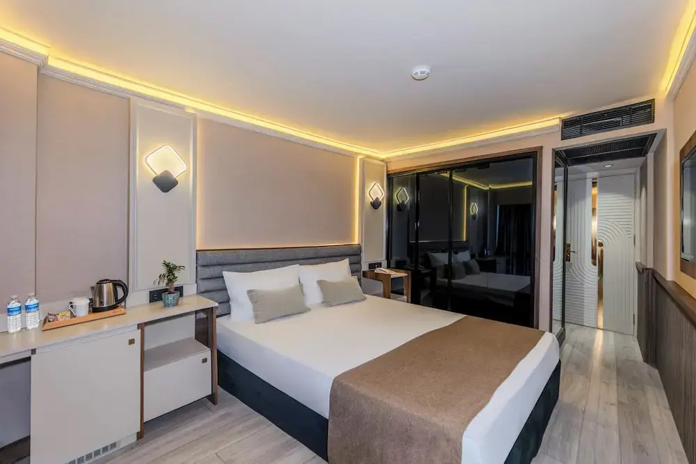 Photo - Felix Hotel