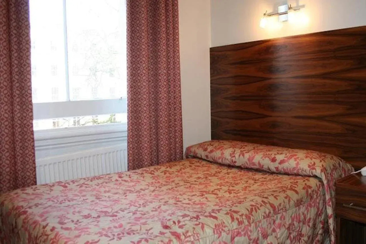 Photo - Wedgewood Hotel