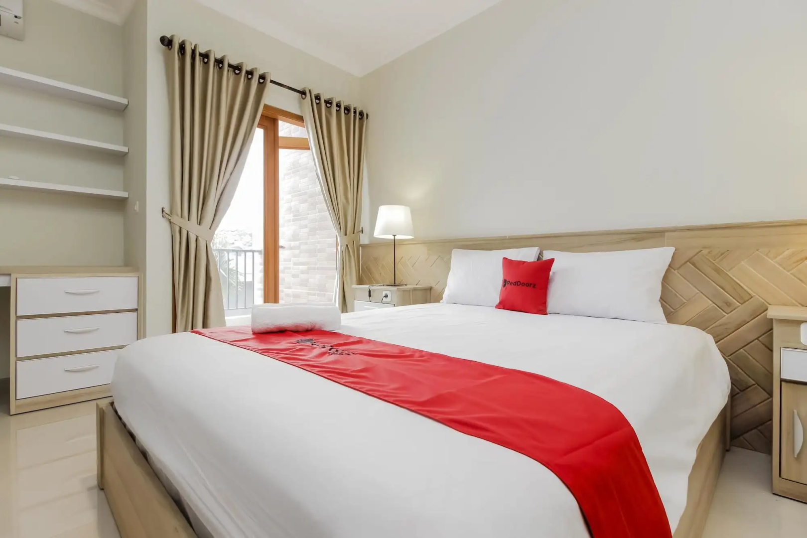 Photo - RedDoorz Premium near Ragunan Zoo 2