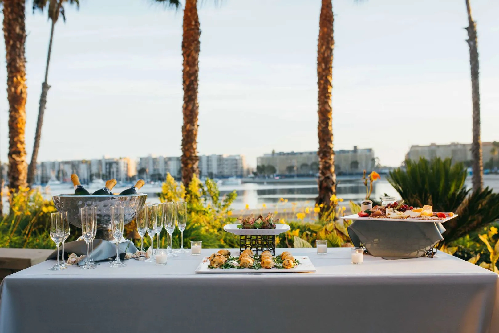 Photo - Jamaica Bay Inn Marina Del Rey Tapestry Collection by Hilton