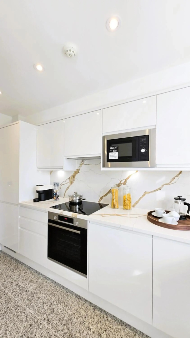 Photo - Fountain House Apartments - Hyde Park, London