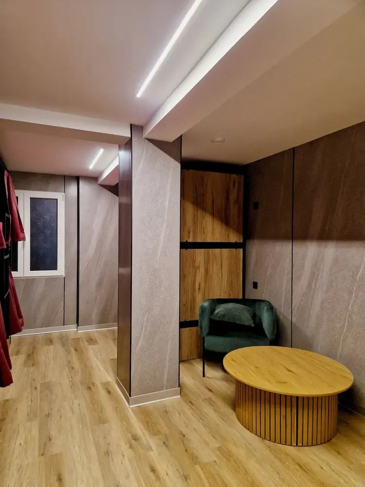 Photo - Velvet Hostel Business