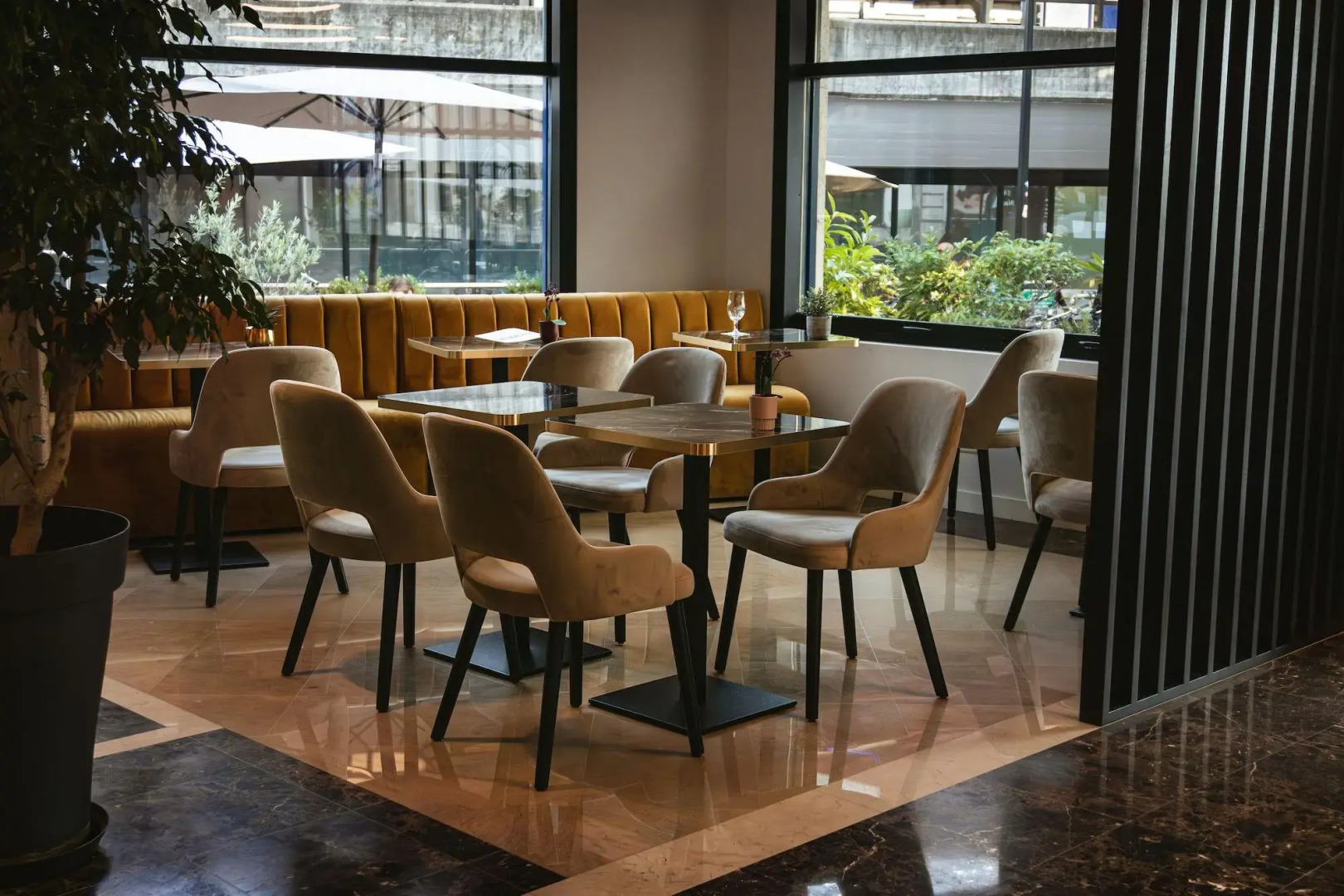 Photo - Hotel Montbrillant