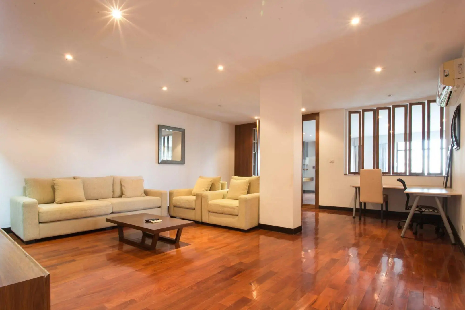 Photo - Benviar Tonson Residence