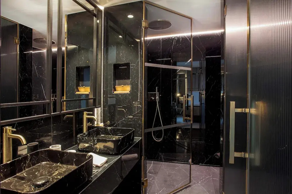 Photo - Wine & Books Porto Hotel - Small Luxury Hotels Of The World