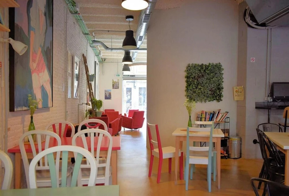 Photo - Ten To Go Hostel