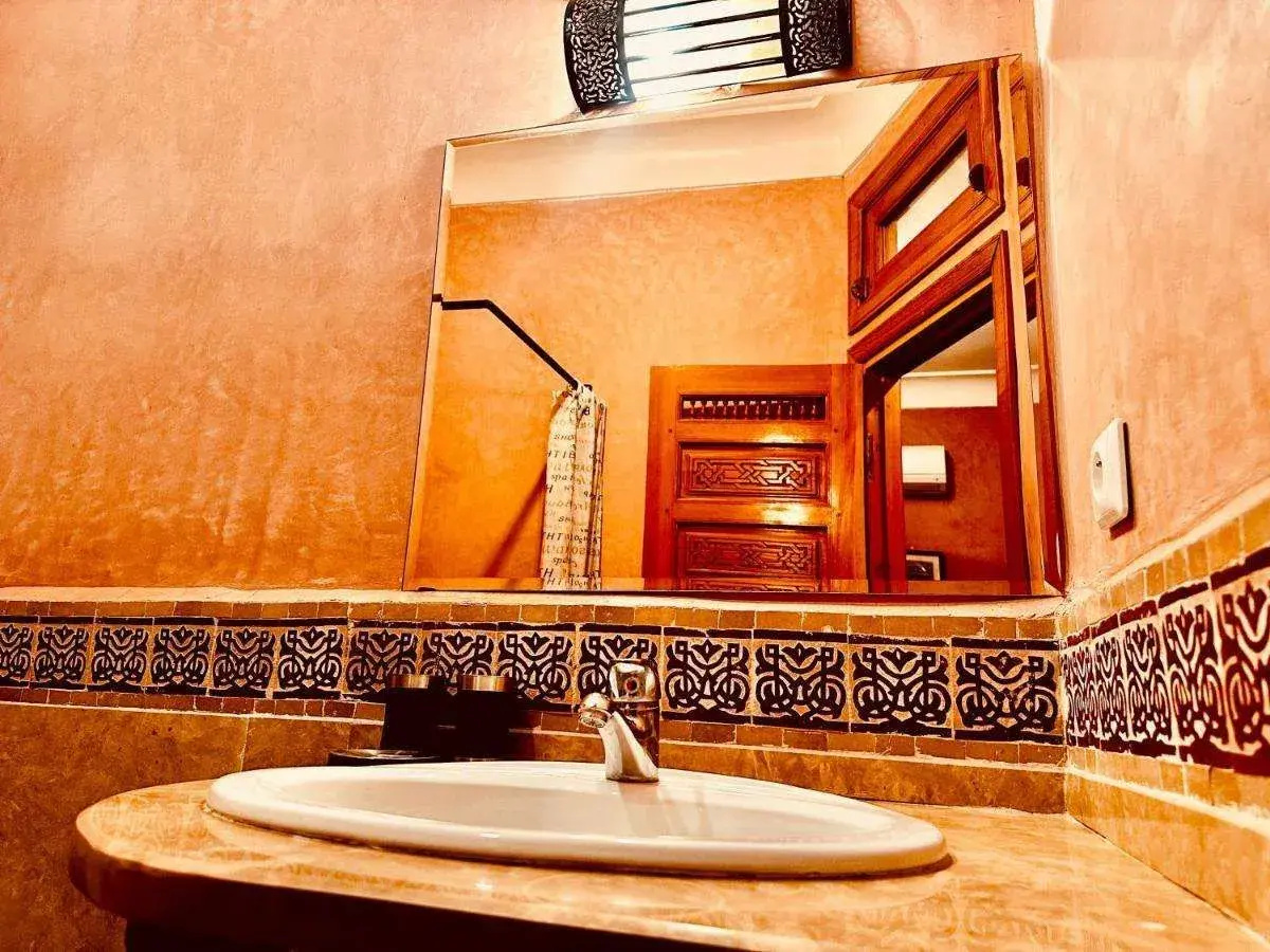Photo - Riad Radia