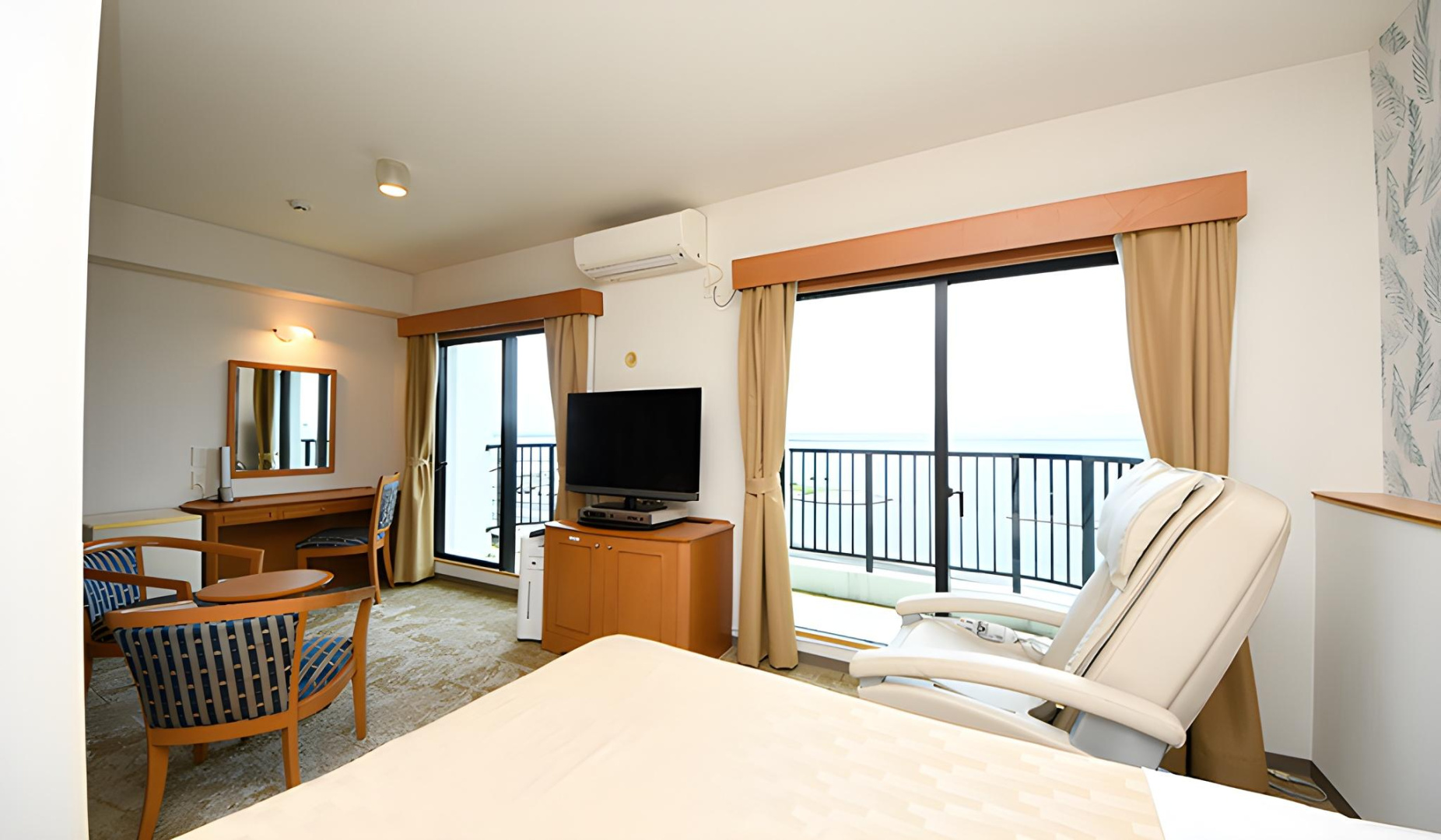 Photo - Naha Beach Side Hotel