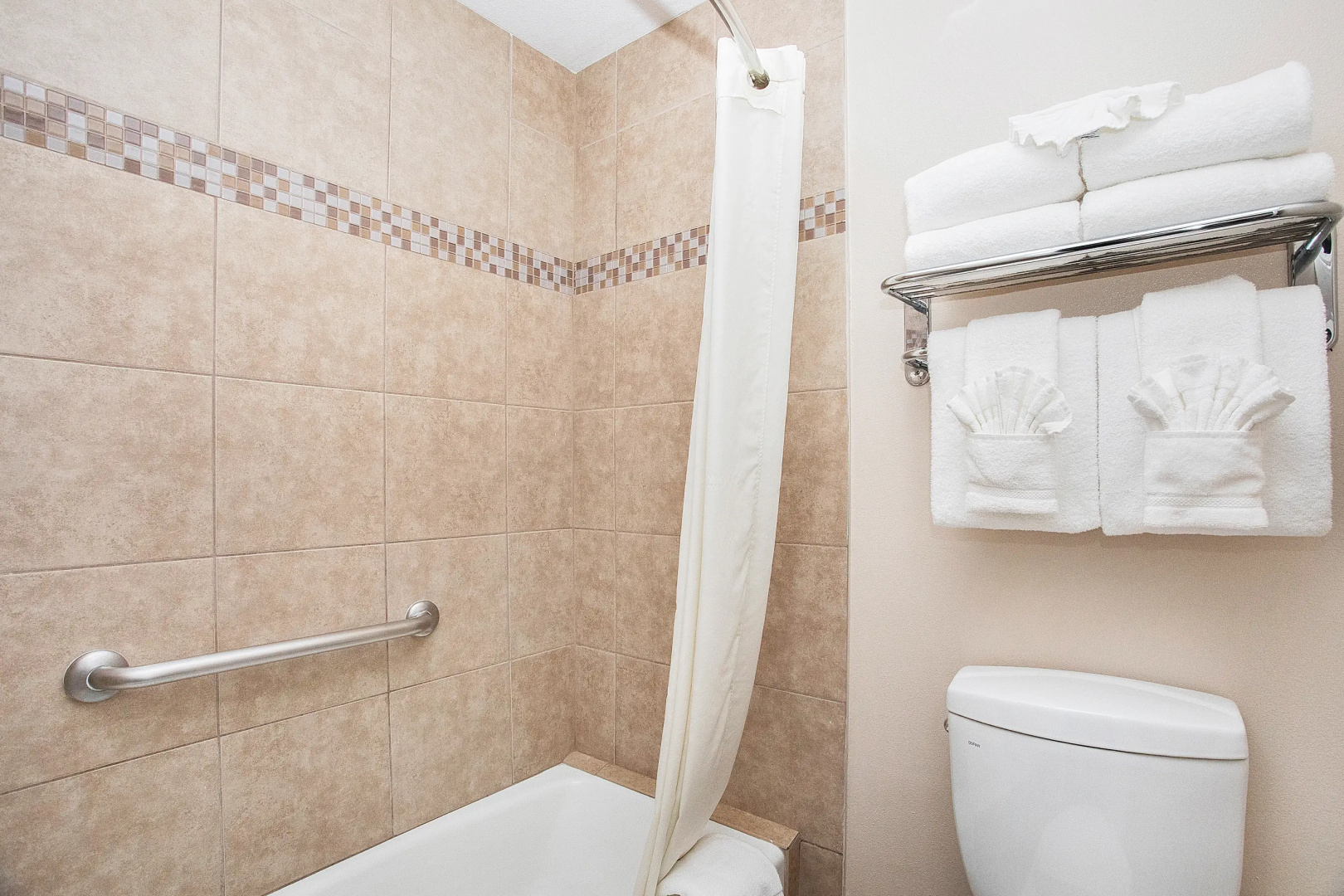 Photo - Stanford Inn & Suites Anaheim