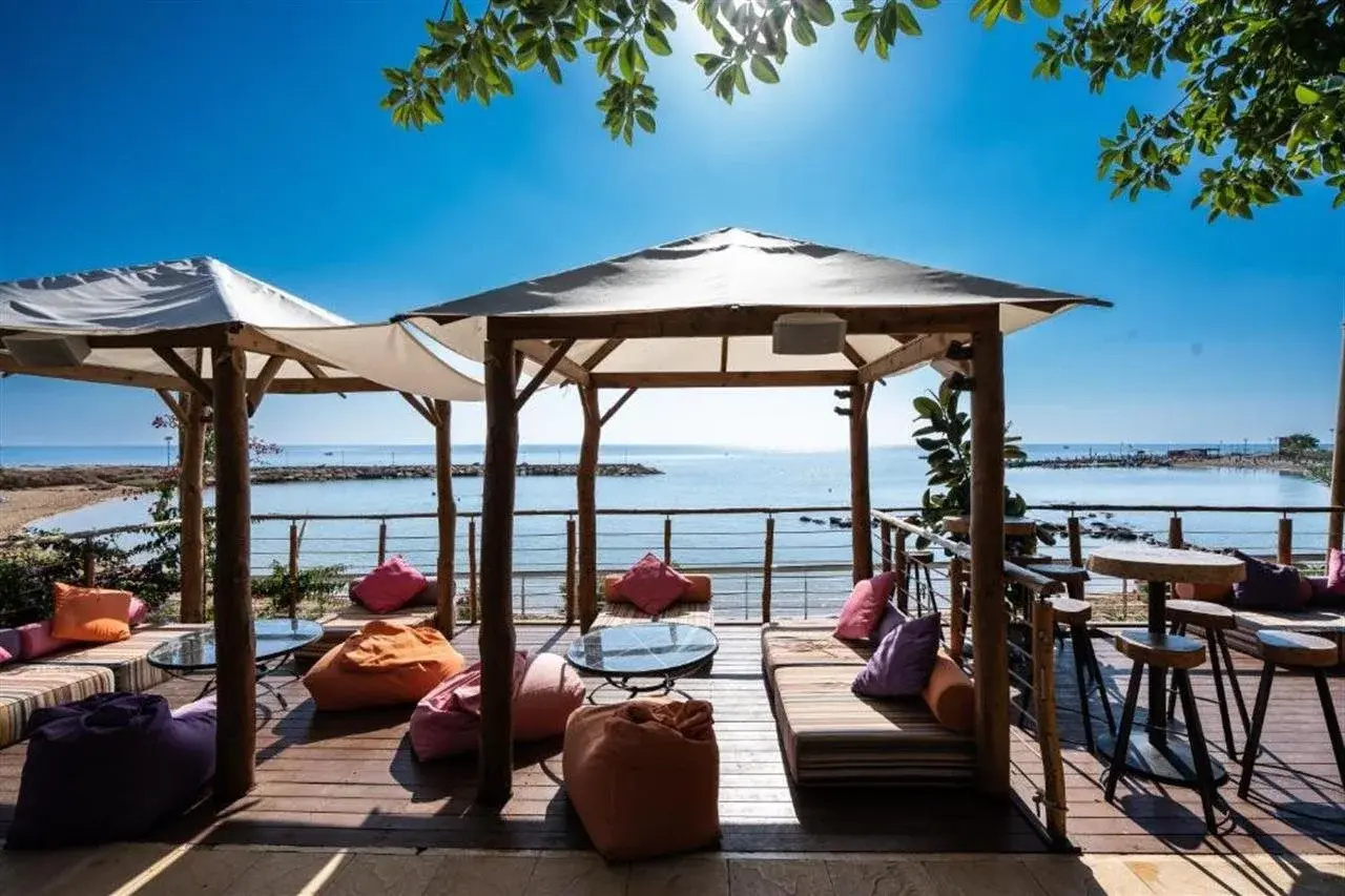 Photo - The Golden Coast Beach Hotel