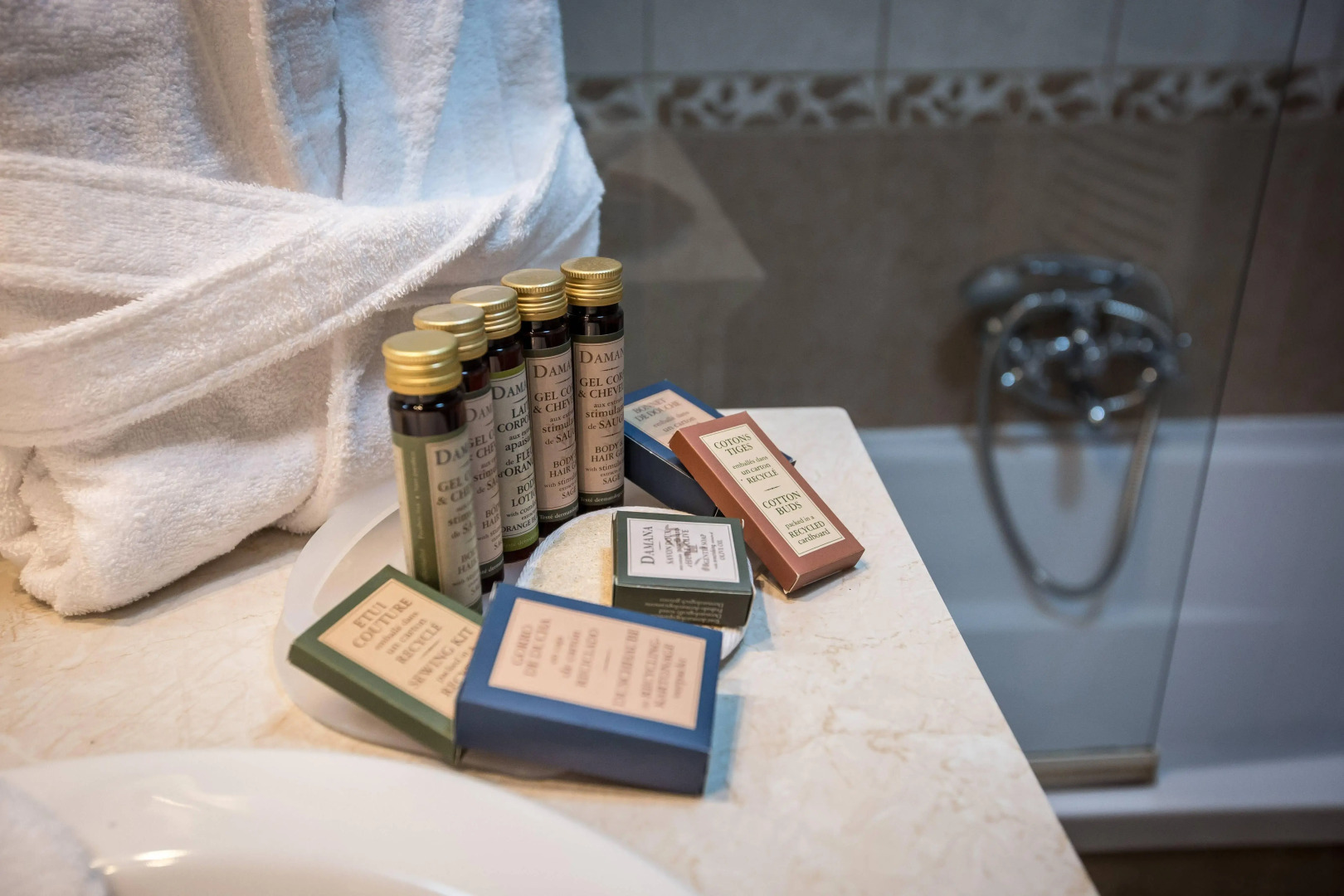 Foto - Queen's Court Hotel & Residence