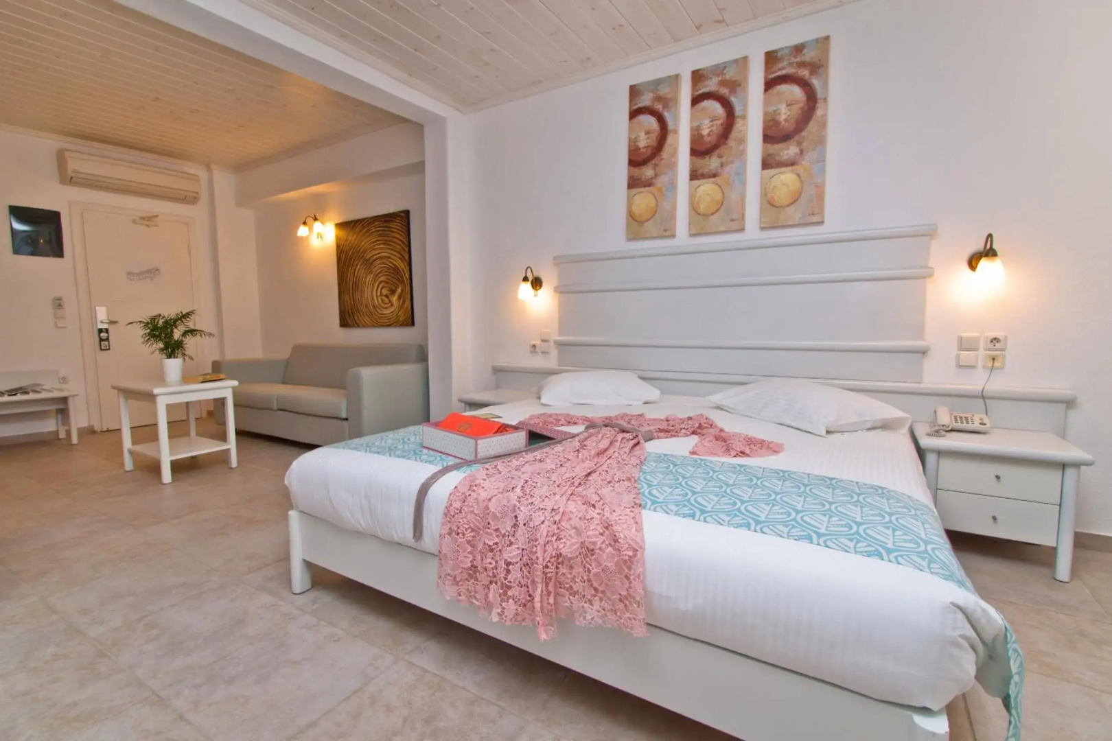 Photo - Yiannaki Hotel