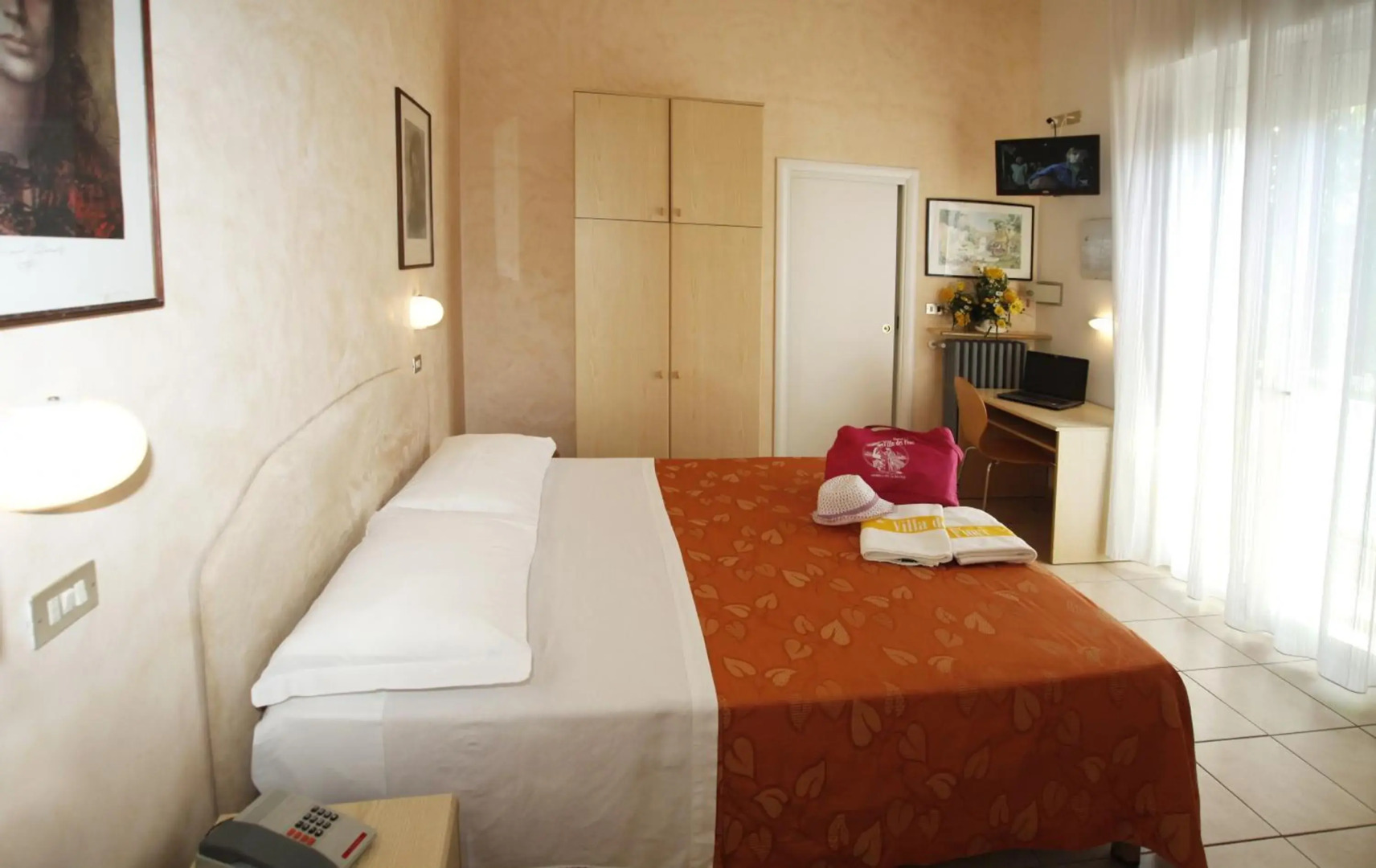 Photo - Hotel Villa dei Fiori - sul mare con piscina